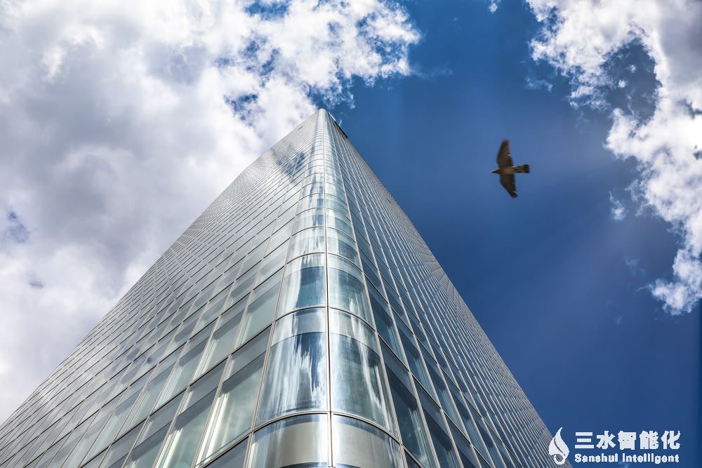 樓宇自動化系統最新知識科普之系統組成和功能!(圖1) low angle photography of high rise building under_y.jpg